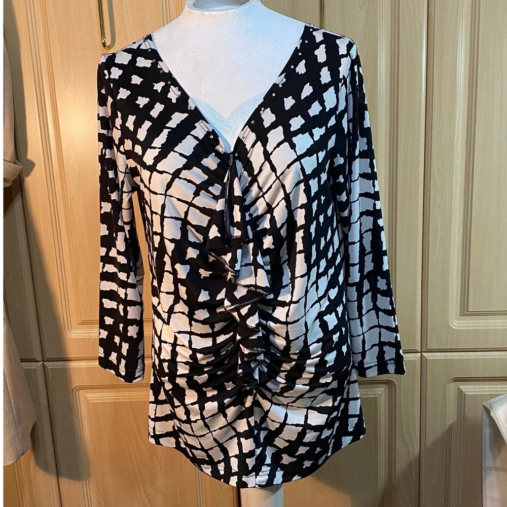 Max & Rina Boho Chic Top Ruffle Accent Abstract 24/7 Rhinestone Detail Size L - Picture 3 of 15